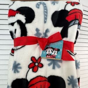Mickey and Minnie Mouse Faux Fur Throw Blanket